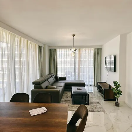 Grand Sapphire Hotel, Casino & Deluxe Residential *