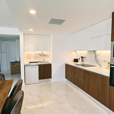 Apartament Grand Sapphire Hotel, Casino & Deluxe Residential *