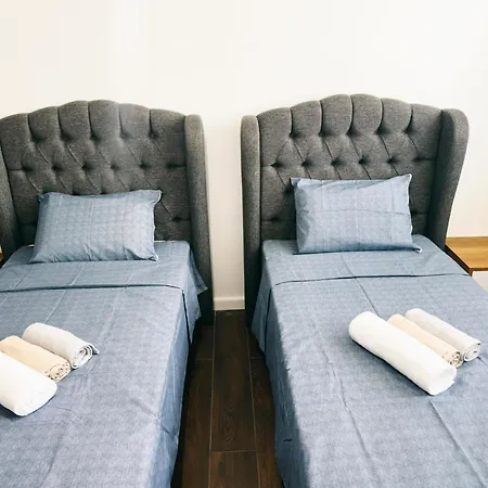 Grand Sapphire Hotel, Casino & Deluxe Residential Daire *