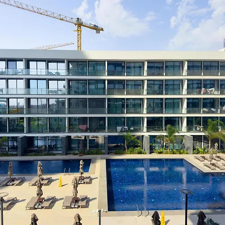 Grand Sapphire Hotel, Casino & Deluxe Residential *