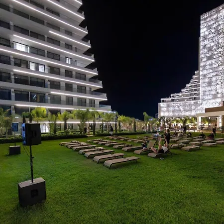 Grand Sapphire Hotel, Casino & Deluxe Residential Daire *