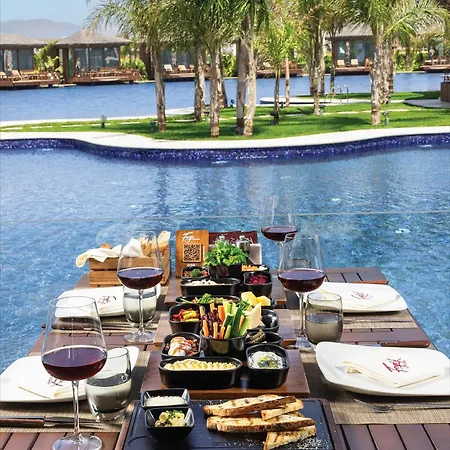 Grand Sapphire Hotel, Casino & Deluxe Residential Apartman