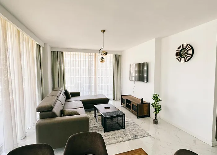 Grand Sapphire Hotel, Casino & Deluxe Residential *