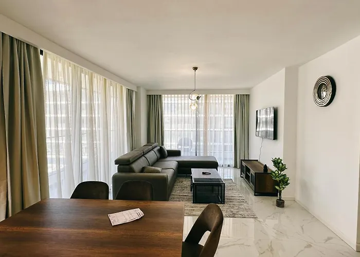 Grand Sapphire Hotel, Casino & Deluxe Residential *