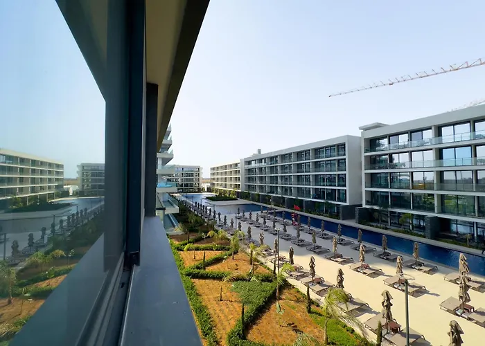 Grand Sapphire Hotel, Casino & Deluxe Residential