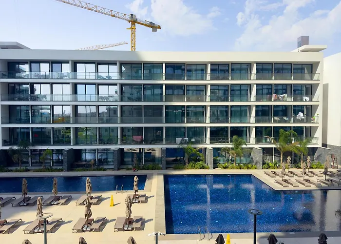 Grand Sapphire Hotel, Casino & Deluxe Residential *